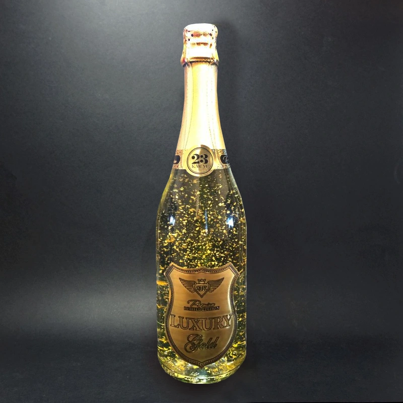 Šumivé víno so zlatými lupienkami LUXURY GOLD 0,75 l